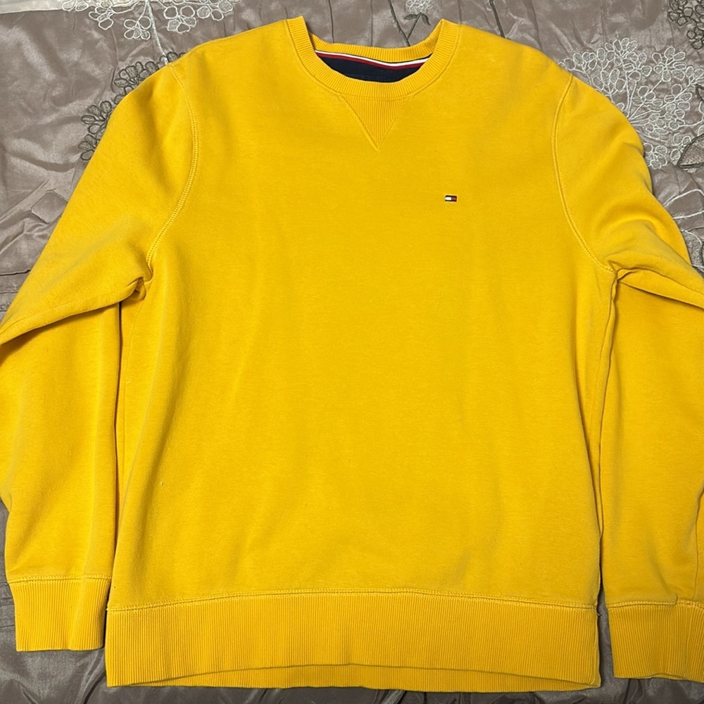 TOMMY HILFIGER Mustard Crew Neck | Size Medium| Unisex| Practically New! 🫶🏼